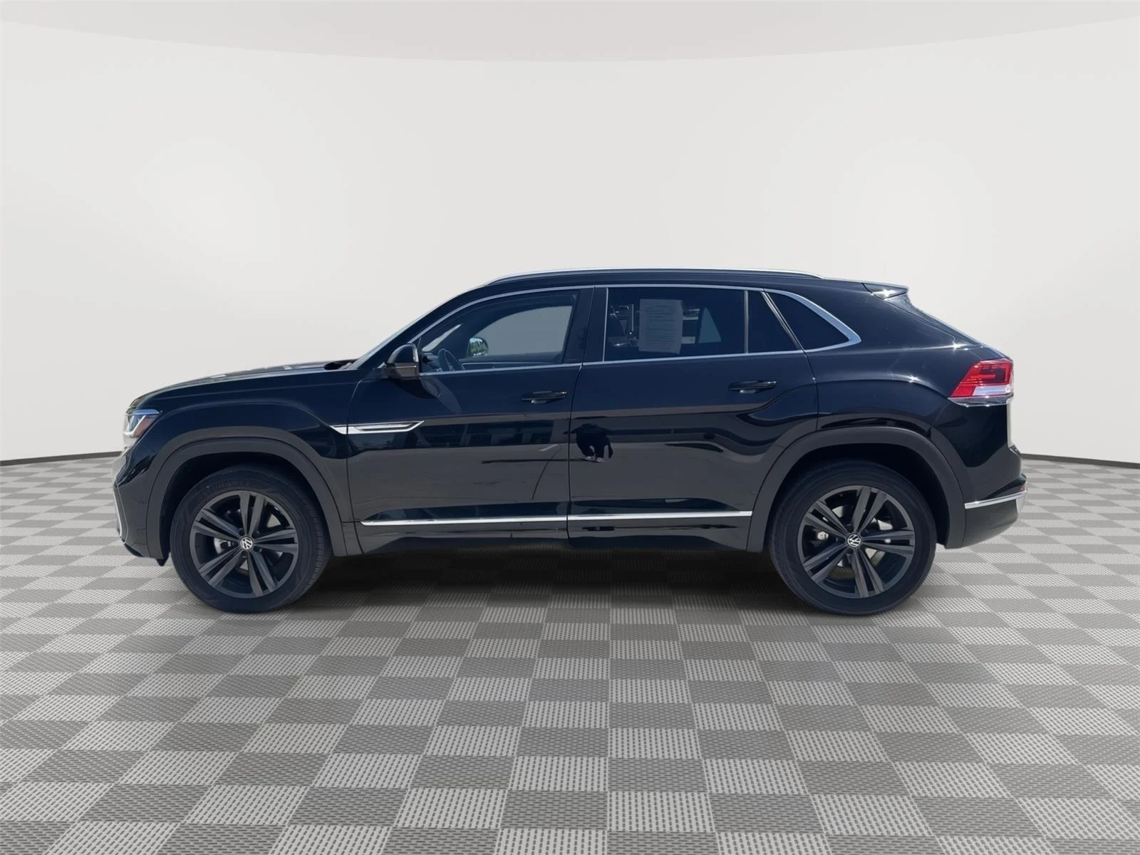 2022 Volkswagen Atlas Cross Sport 3.6L V6 SEL R-Line 4MOTION's photo
