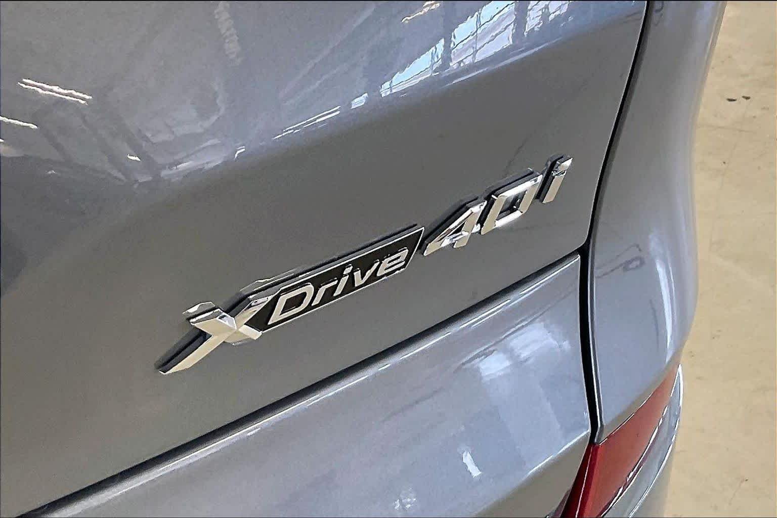New 2026 Skyscraper Grey Metallic BMW xDrive40i image 15