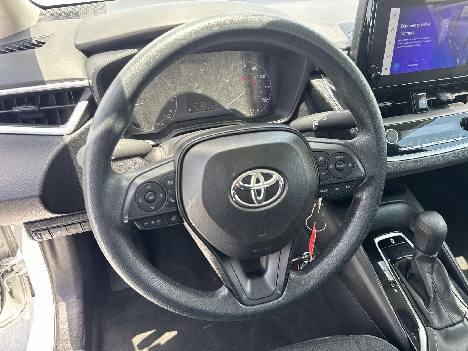 Used 2025 Wind Chill Pearl Toyota LE image 19