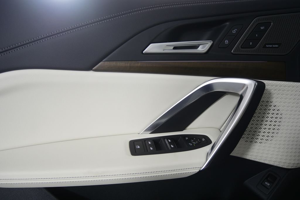 New 2026 Alpine White BMW xDrive28i image 8