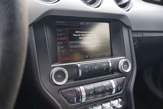 Used 2015  Ford GT Premium image 14
