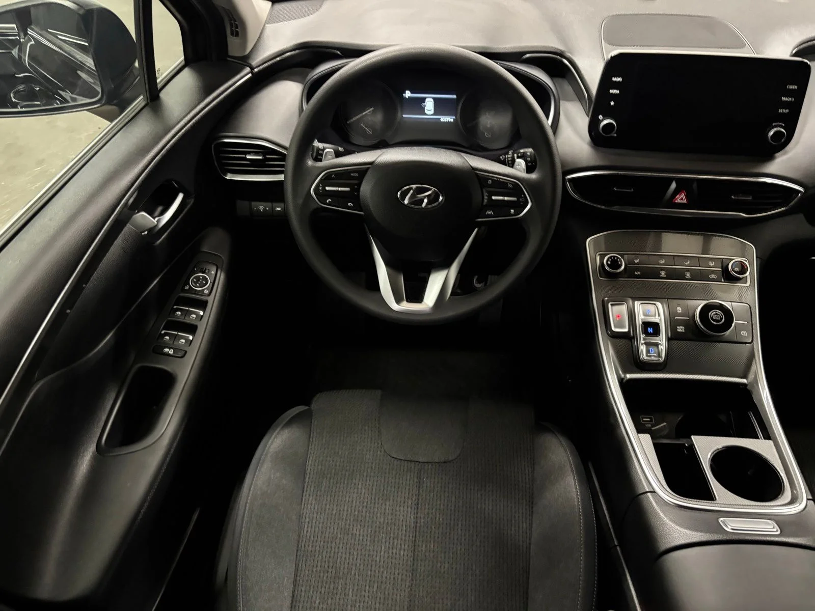 Used 2023 Black Hyundai SE image 12