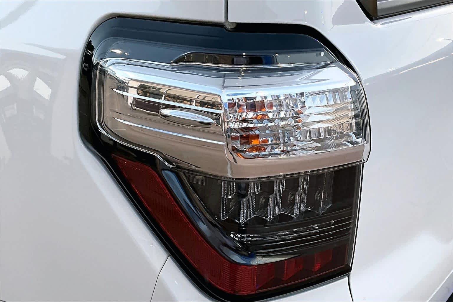 Used 2021 Super White Toyota SR5 image 27