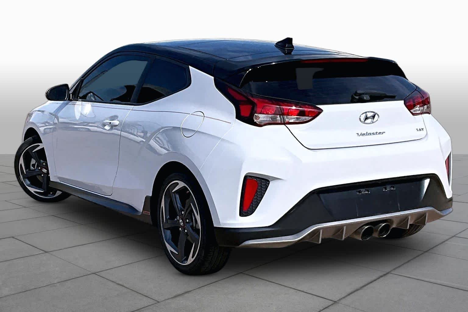 Used 2019 Chalk White w/Black Roof Hyundai Turbo Ultimate image 12
