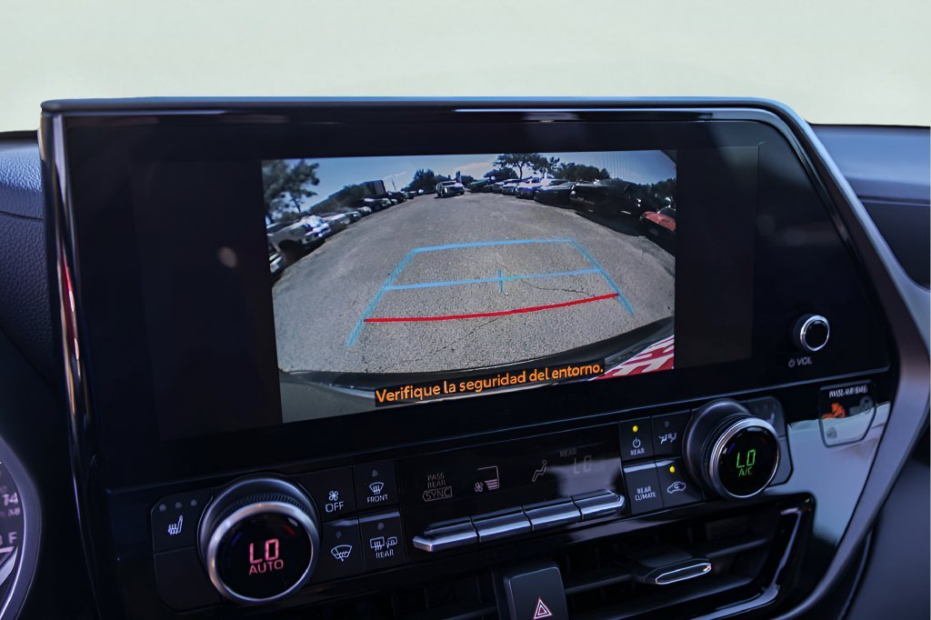 2026 Toyota Highlander XLE - Photo 19