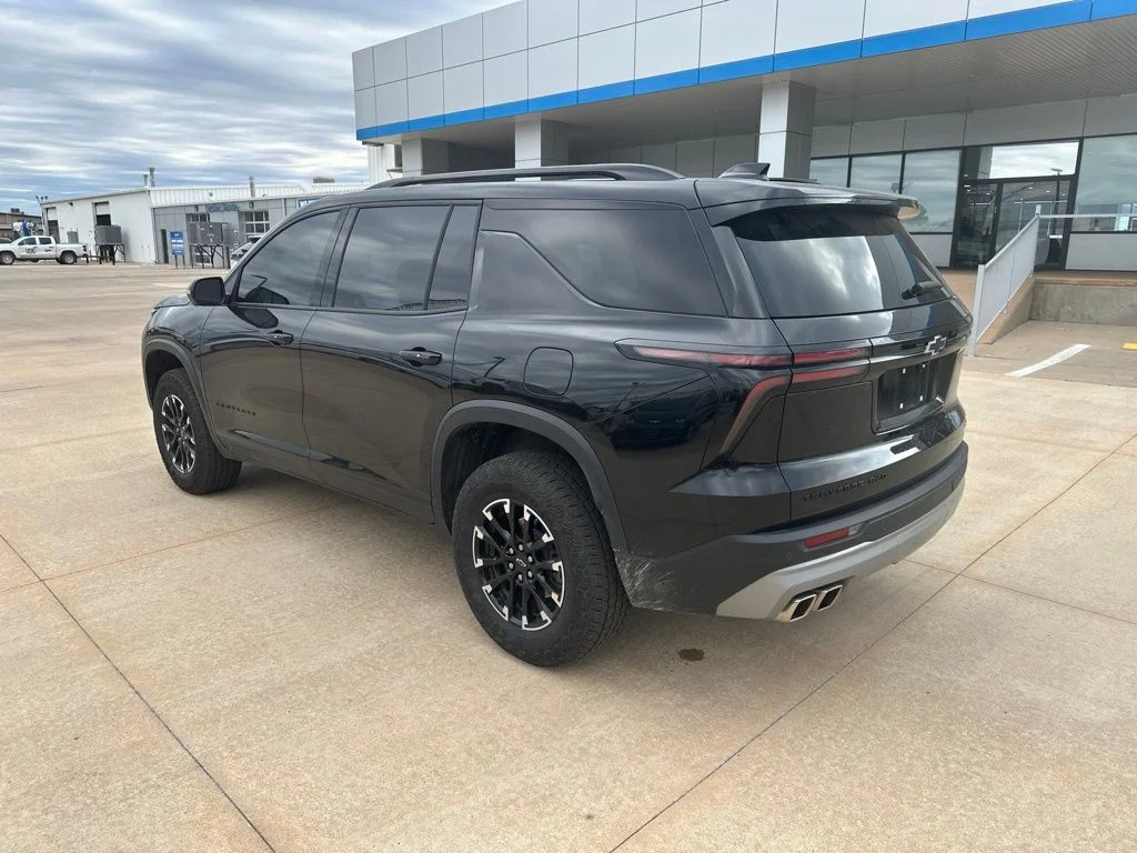 Used 2024 Black Chevrolet Z71 image 32