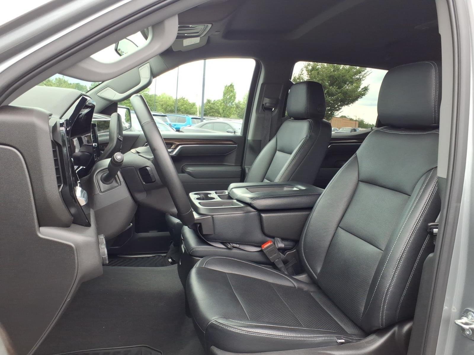 Used 2025 Sterling Gray Metallic Chevrolet LT image 20