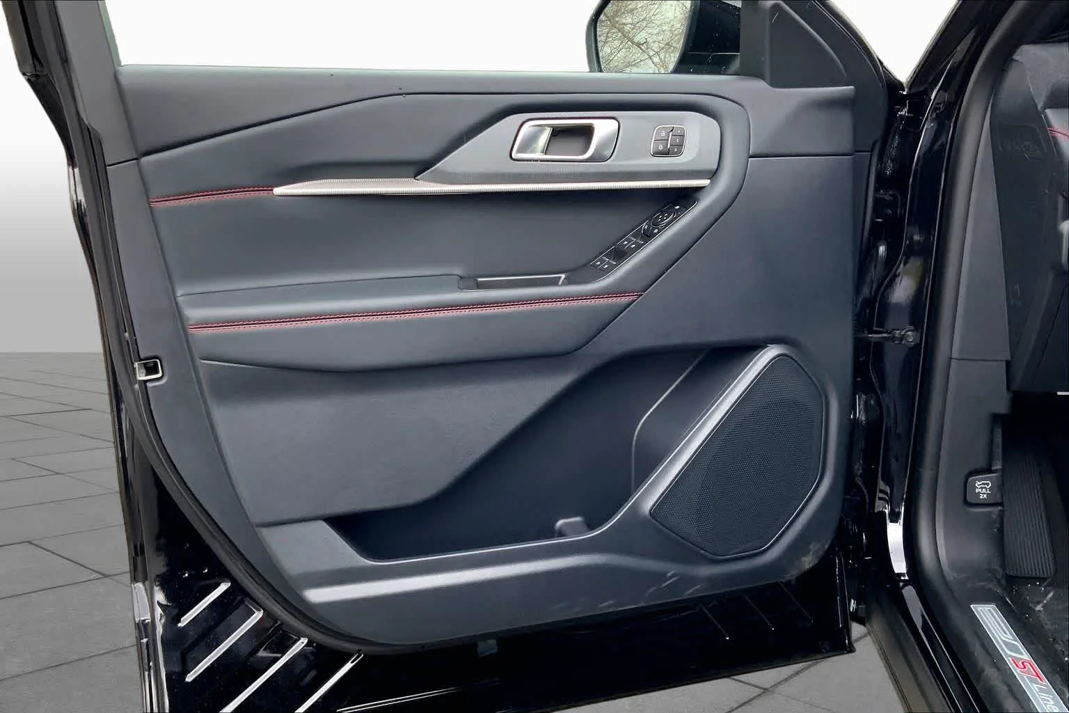 New 2026 Agate Black Metallic Ford ST-Line image 11