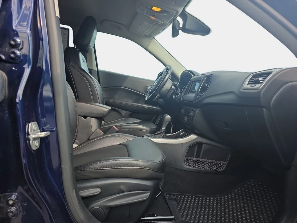 Used 2021 Jazz Blue Pearlcoat Jeep Latitude image 18