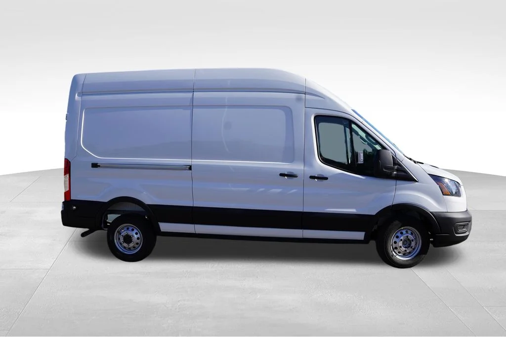 New 2027 White Ford Base image 2