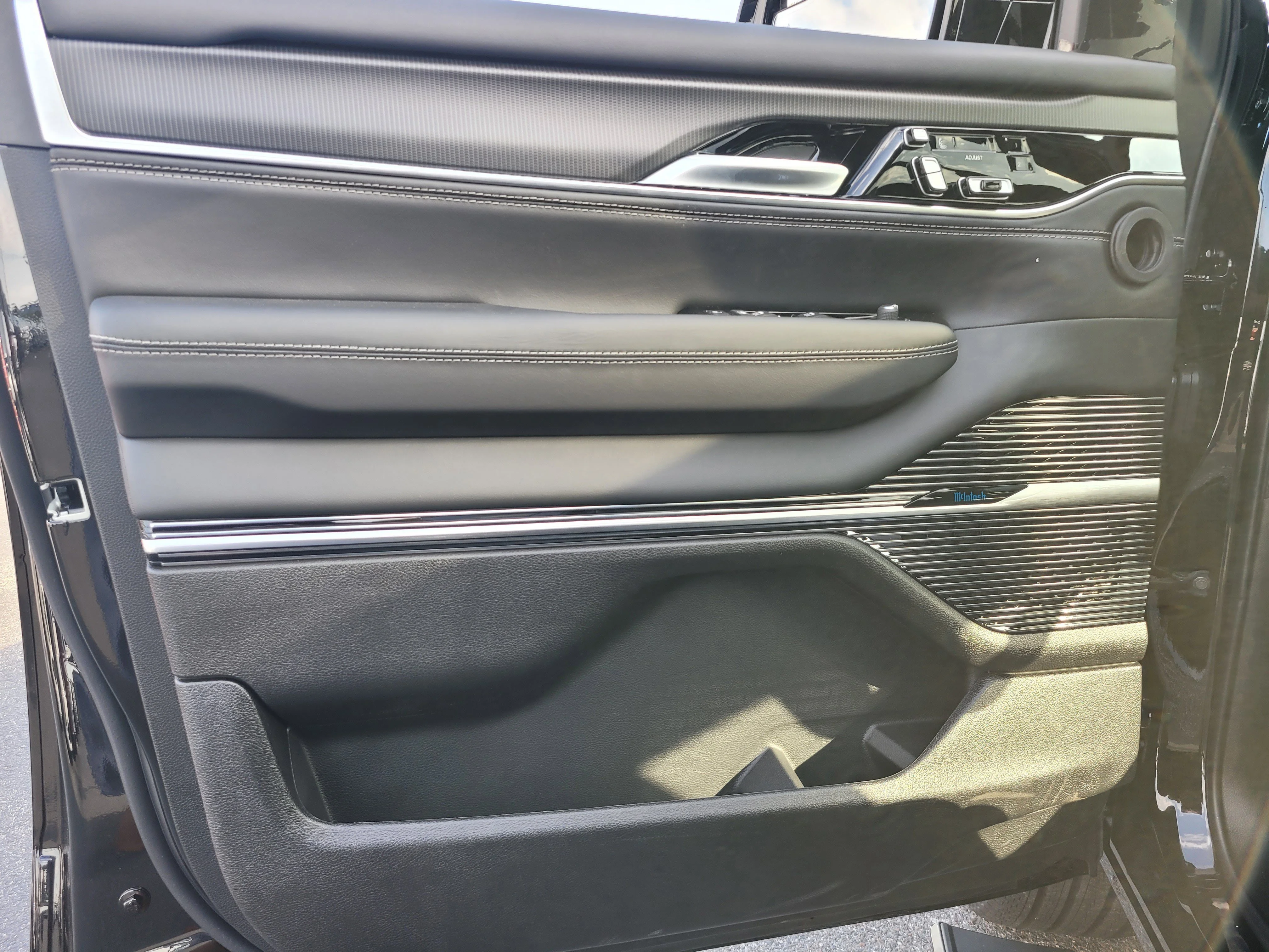 New 2026 High Gloss Black Jeep Summit Obsidian image 16