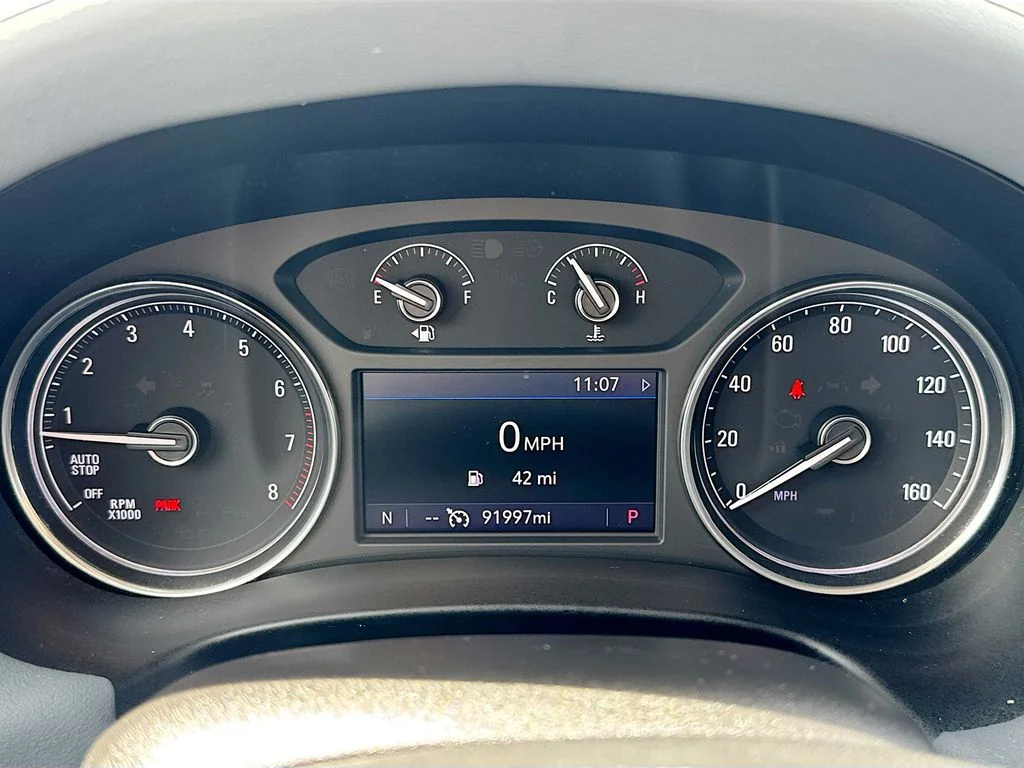 Used 2020  Buick Essence image 12