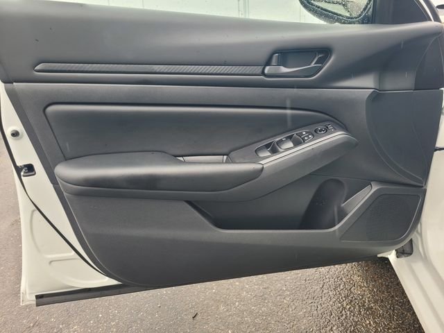 Used 2025 White Nissan 2.5 S image 18