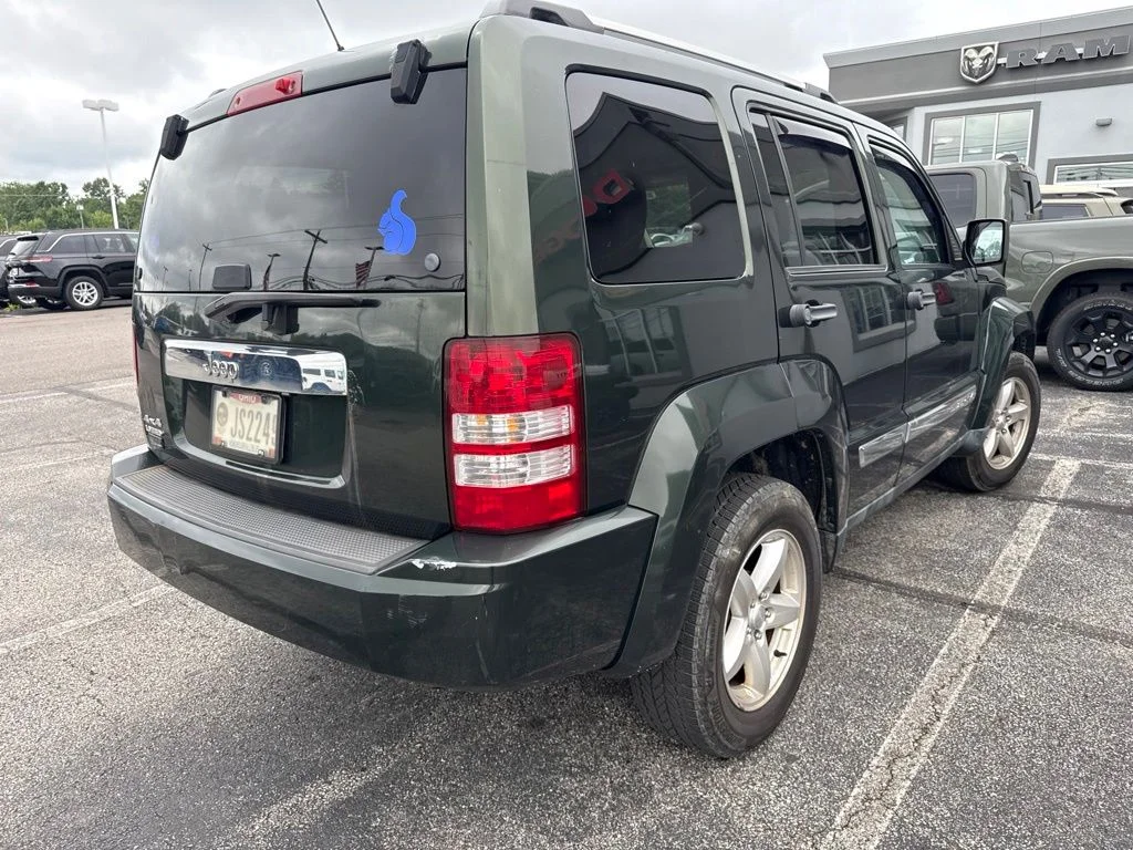 Used 2011 Green Jeep Limited image 13