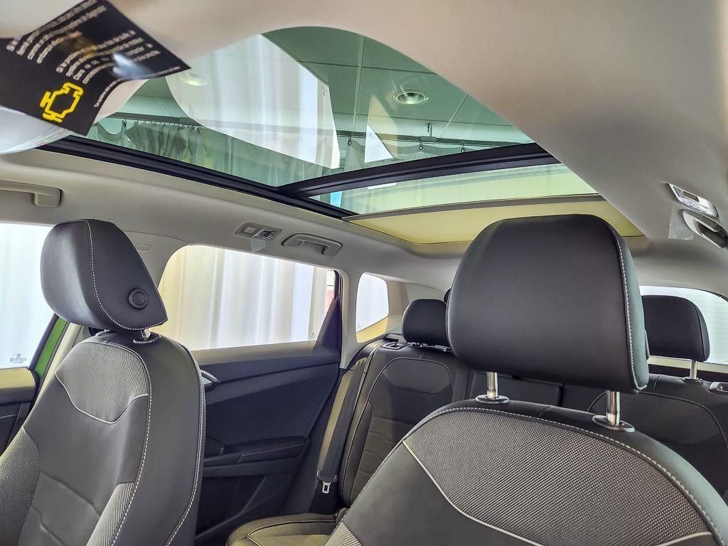 New 2026 Bright Moss Green W/Deep Black Roof Volkswagen 1.5T SE Black image 9