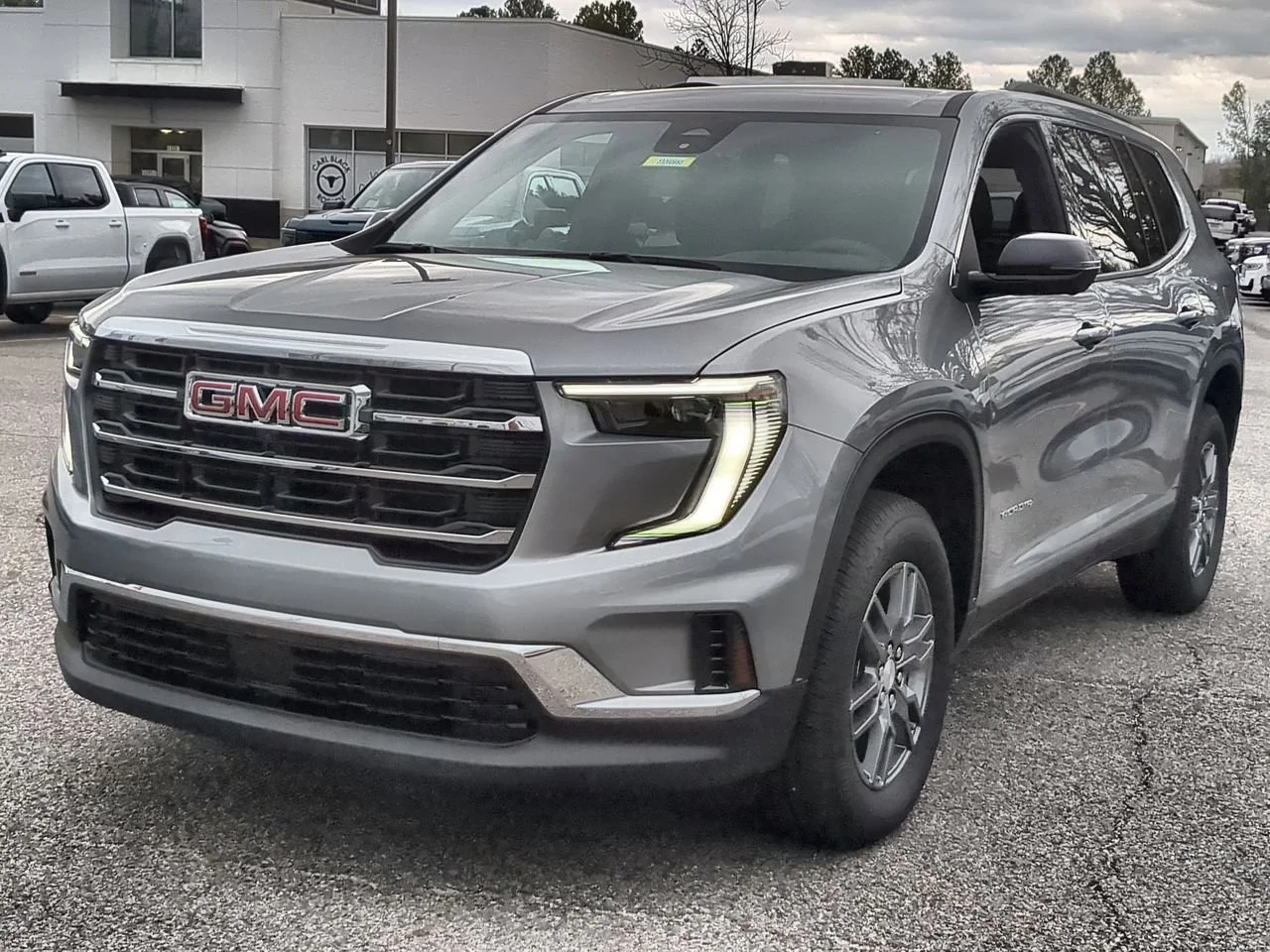 New 2026 Sterling Metallic GMC Elevation image 4