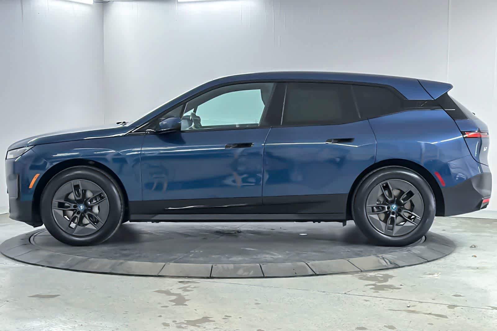Used 2024 Phytonic Blue Metallic BMW xDrive50 image 5