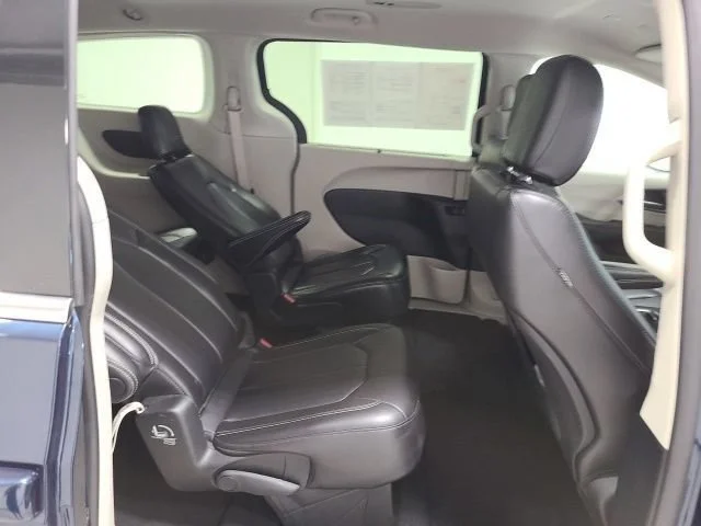 Used 2023 Fathom Blue Pearlcoat Chrysler Touring L image 9