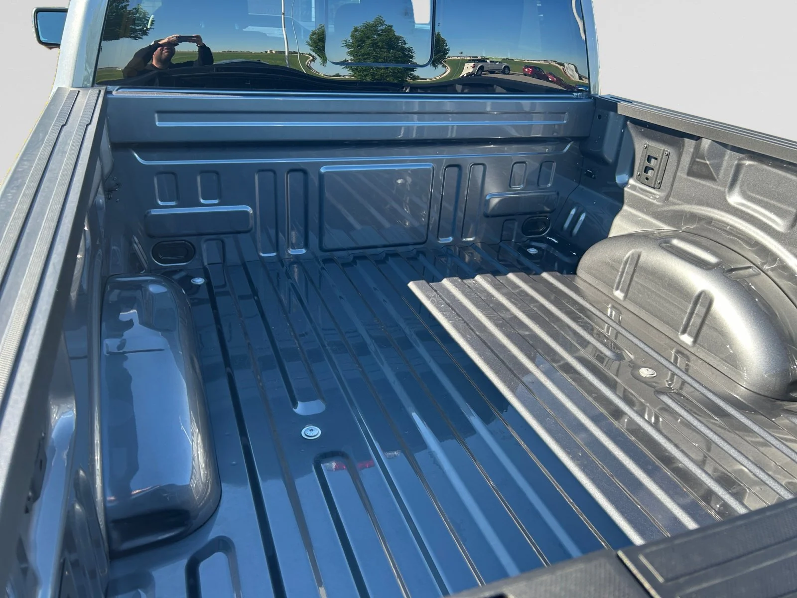 New 2026 Carbonized Grey Metallic Ford XLT image 10