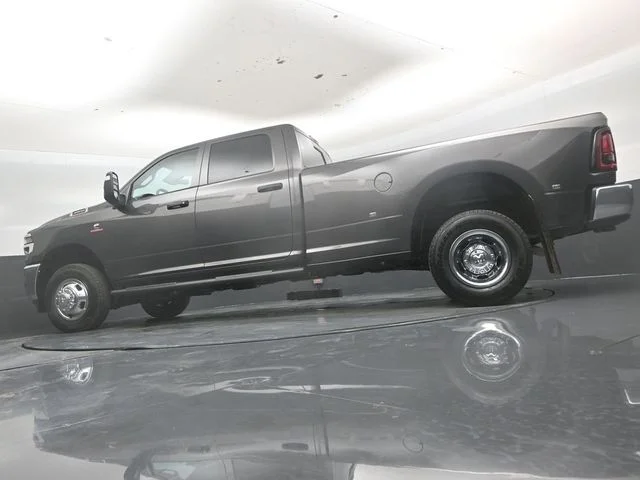 New 2026 Granite Crystal Metallic Clear-Coat Exterior Paint RAM Tradesman image 43