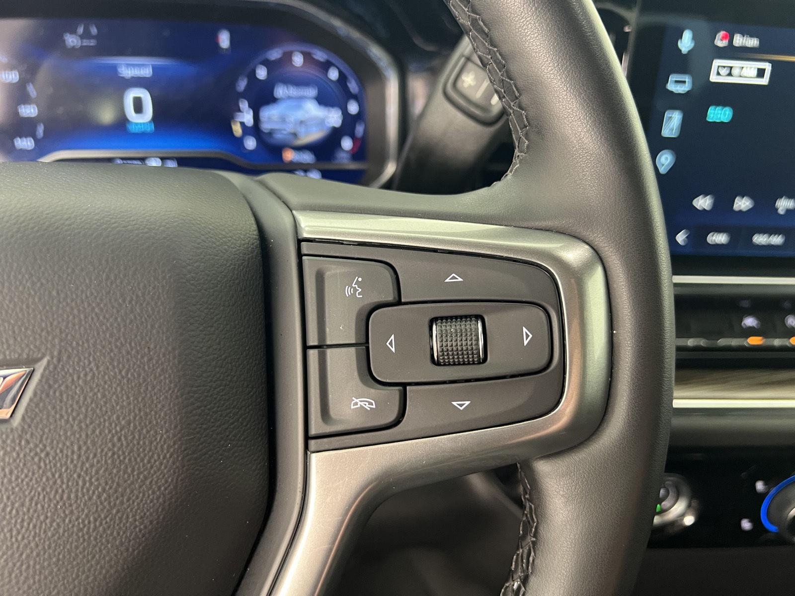 Used 2024 Summit White Chevrolet LT image 11