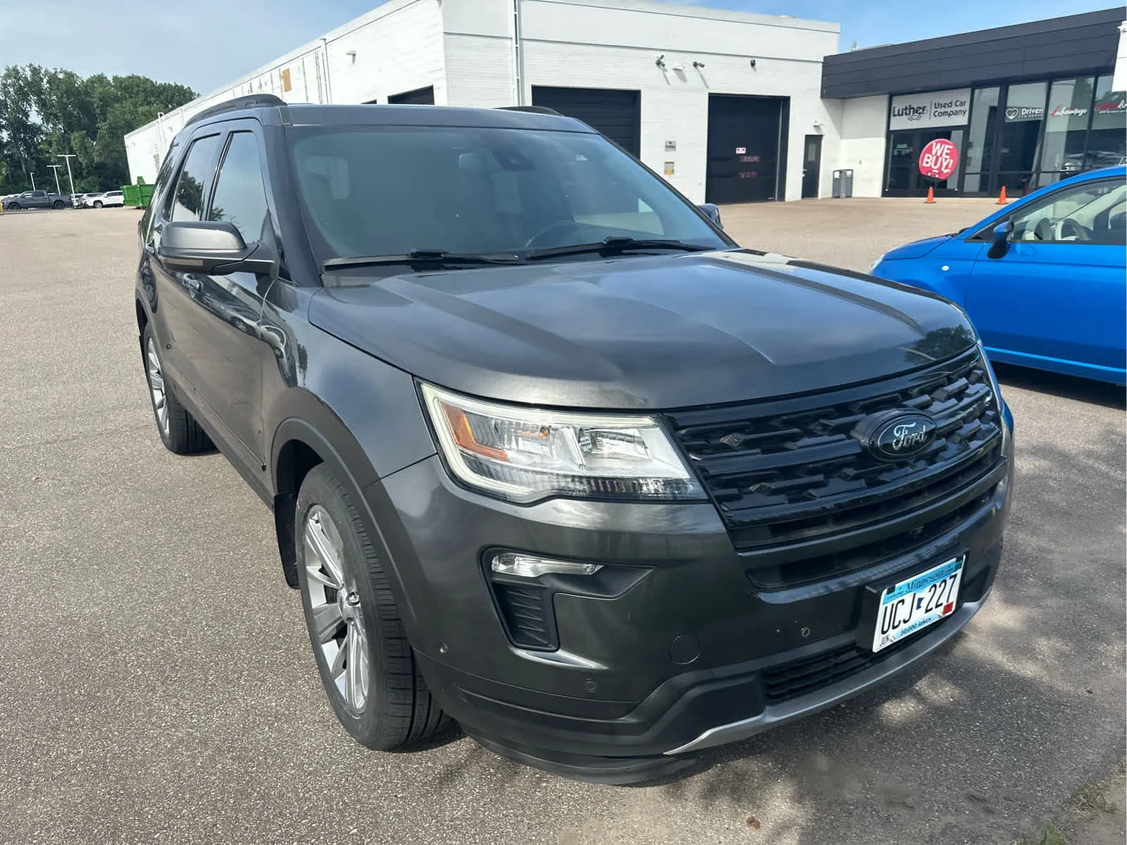 Used 2018 Magnetic Metallic Ford Limited image 9