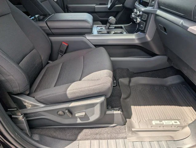 New 2026 Agate Black Metallic Ford XLT image 31