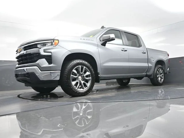 Used 2024 Gray Chevrolet LT image 39