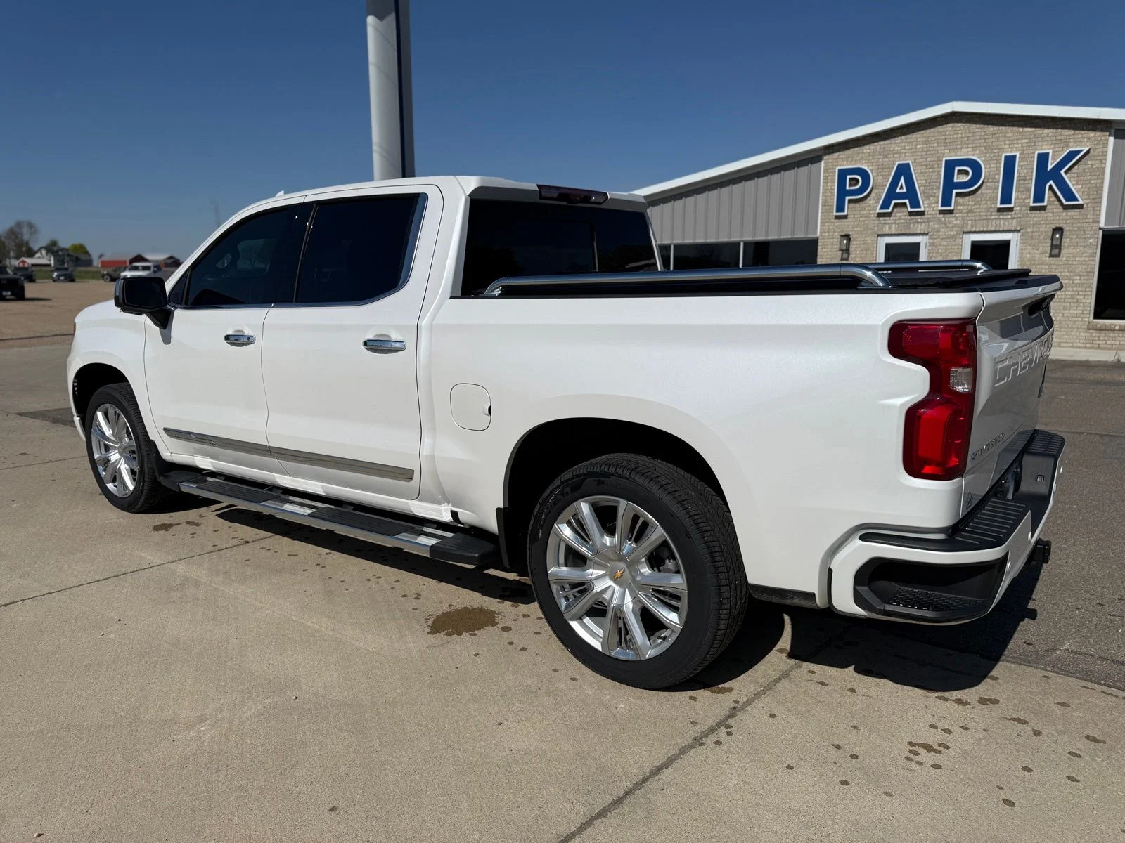 2023 Chevrolet Silverado 1500 High Country - Photo 5