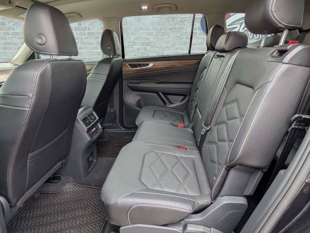 Used 2025 Black Volkswagen 2.0T SE w/Technology image 14