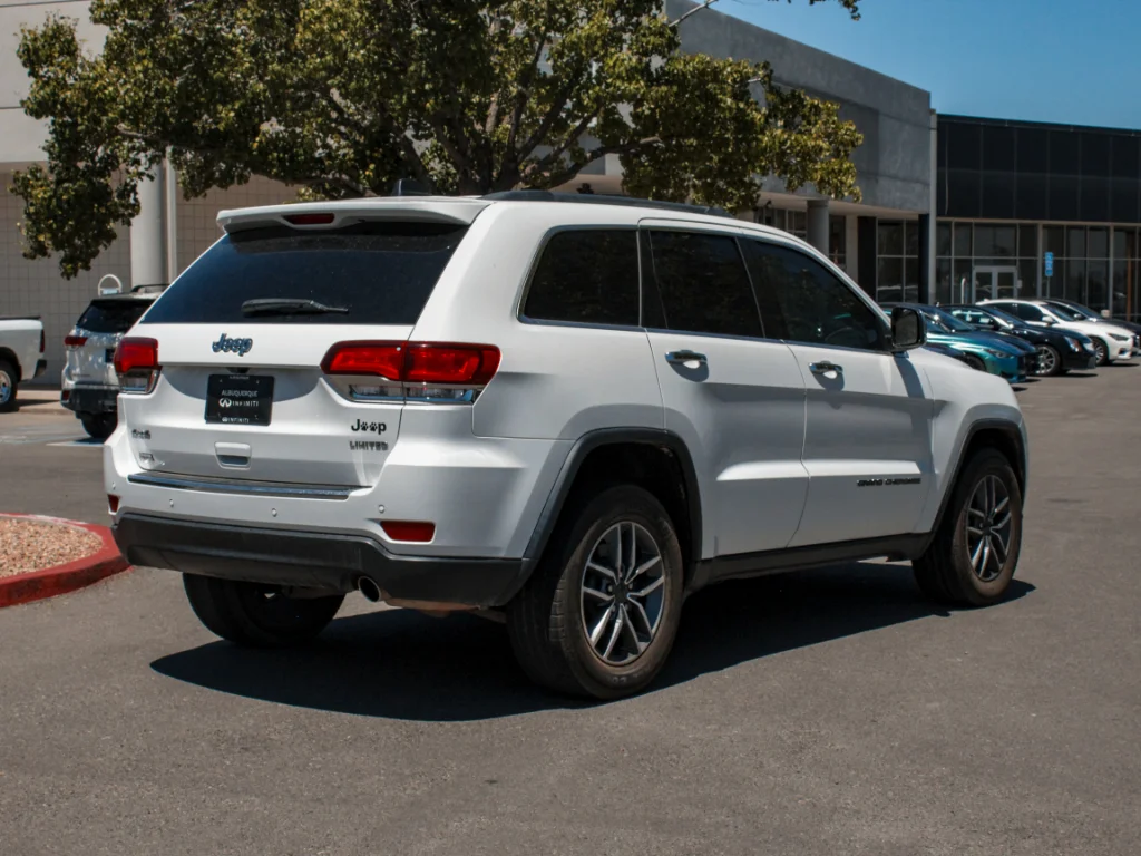 Used 2021 Bright White Clearcoat Jeep Limited image 4