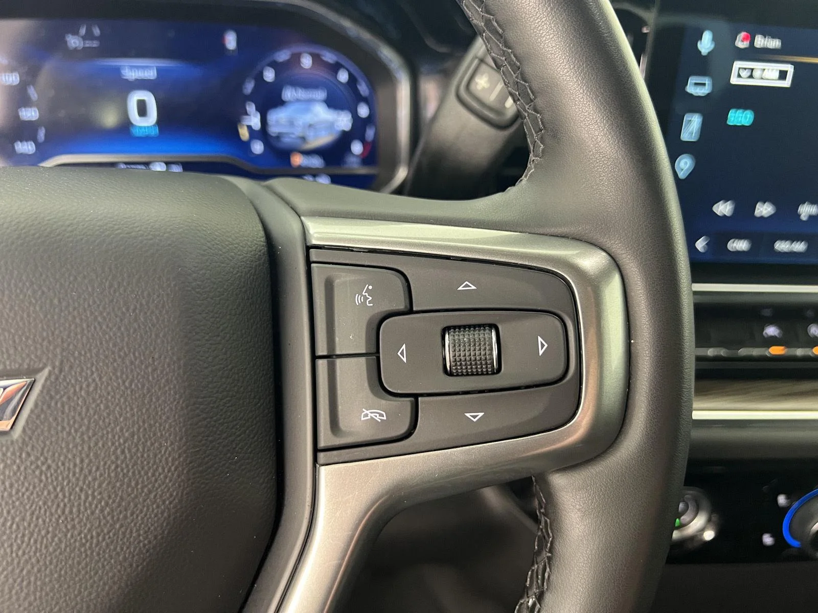 Used 2024 Summit White Chevrolet LT (2FL) image 11