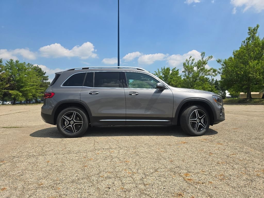 New 2026 Mountain Grey Metallic Mercedes-Benz GLB 250 image 55