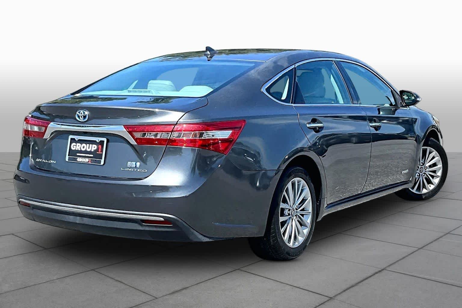 Used 2017 Magnetic Gray Metallic Toyota Hybrid Limited image 13