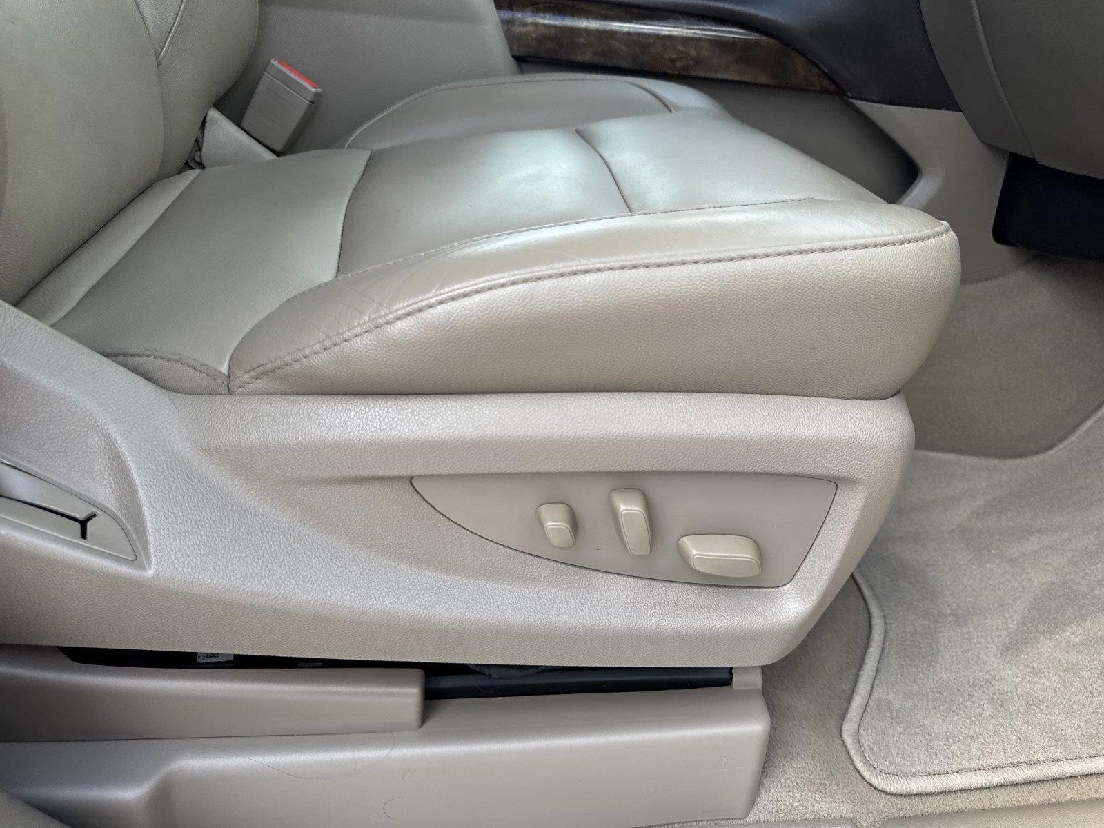 Used 2020 SIREN RED TINTCOAT Chevrolet LT image 39