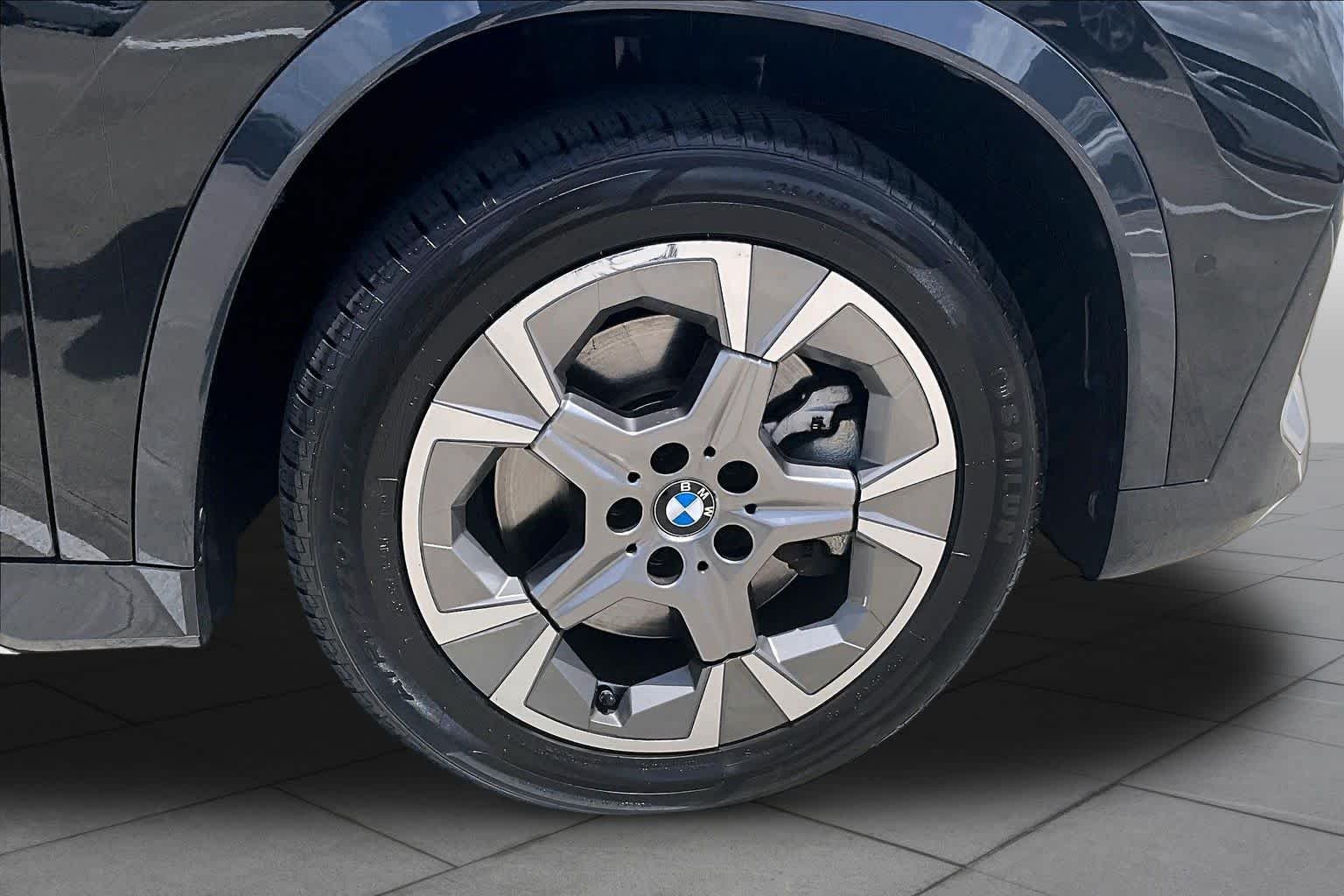 Used 2025 Black Sapphire Metallic BMW xDrive28i image 10