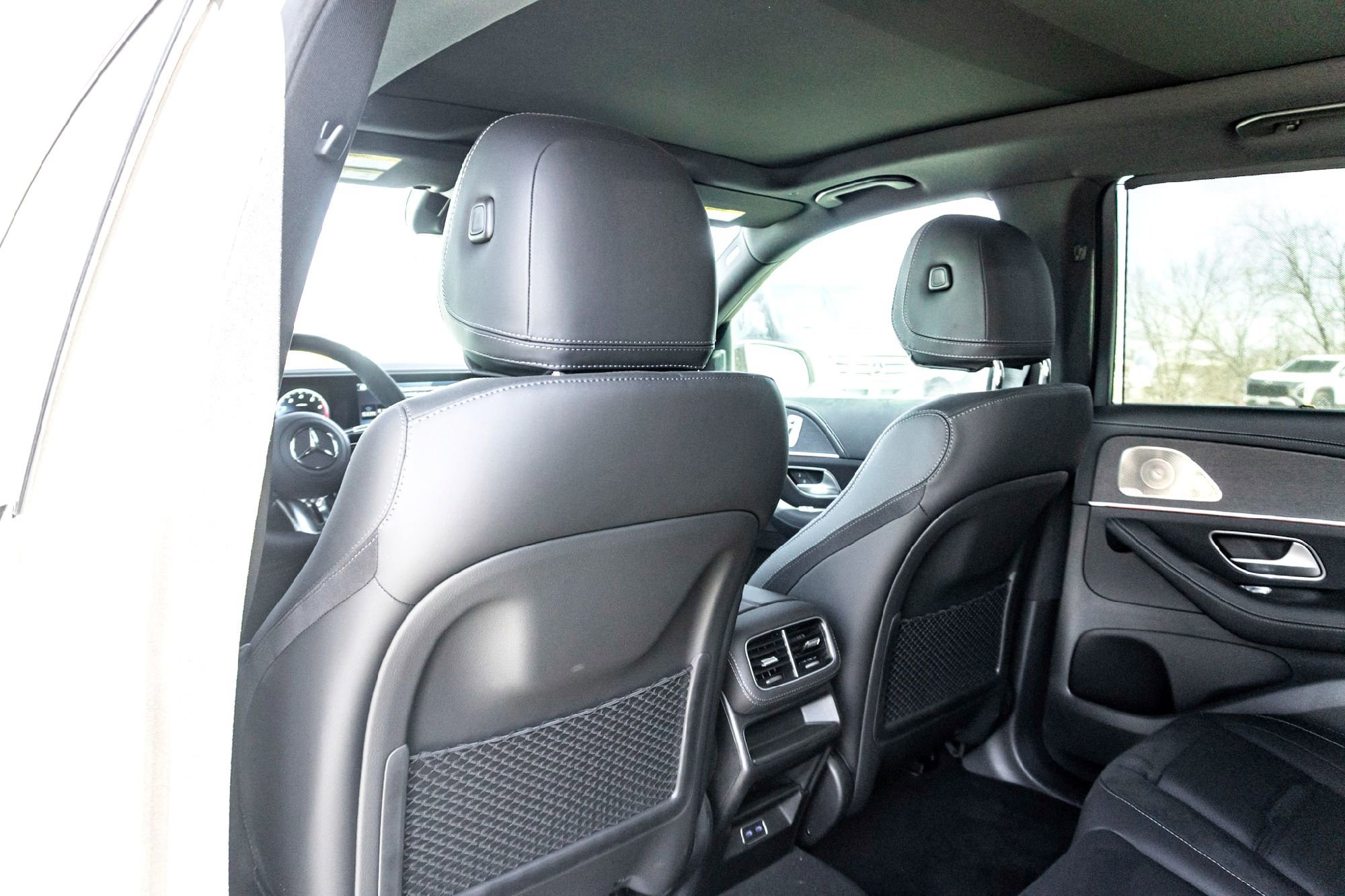 New 2025 MANUFAKTUR Moonlight White Metallic Mercedes-Benz AMG® GLE 53 4MATIC+ SUV image 40