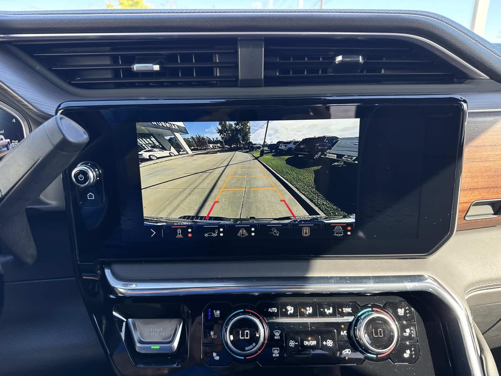 2026 GMC Sierra 2500HD Denali Ultimate - Photo 17