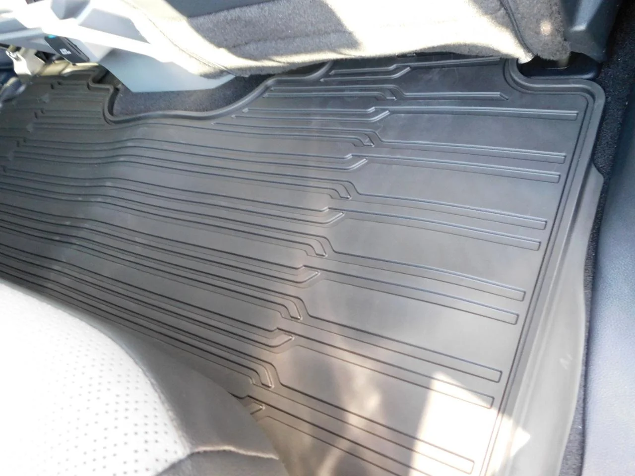 New 2026 Agate Black Metallic Ford Lariat® image 16