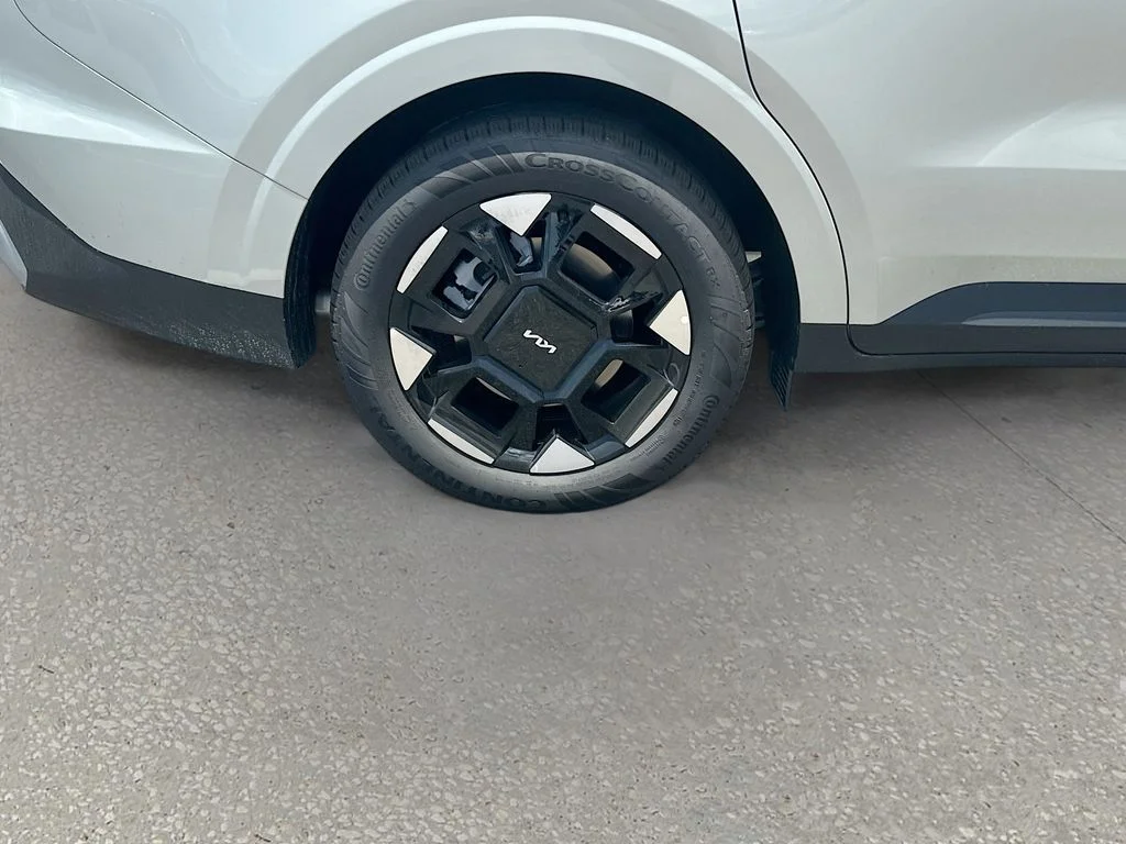 New 2026 Ivory Silver Kia EX image 32