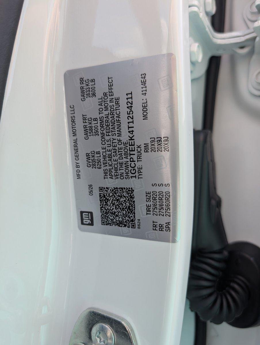 New 2026 Summit White Chevrolet Trail Boss image 10