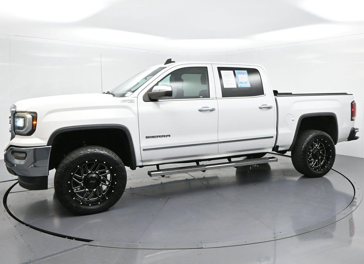 Used 2018 Summit White GMC SLT image 4