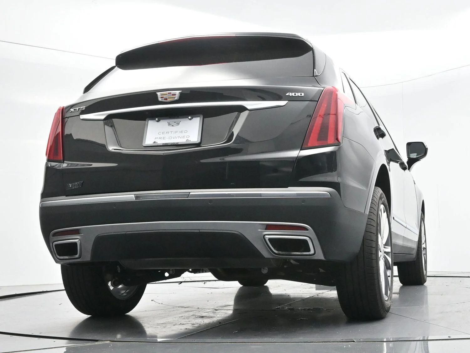 Used 2025 Stellar Black Metallic Cadillac Premium Luxury image 51