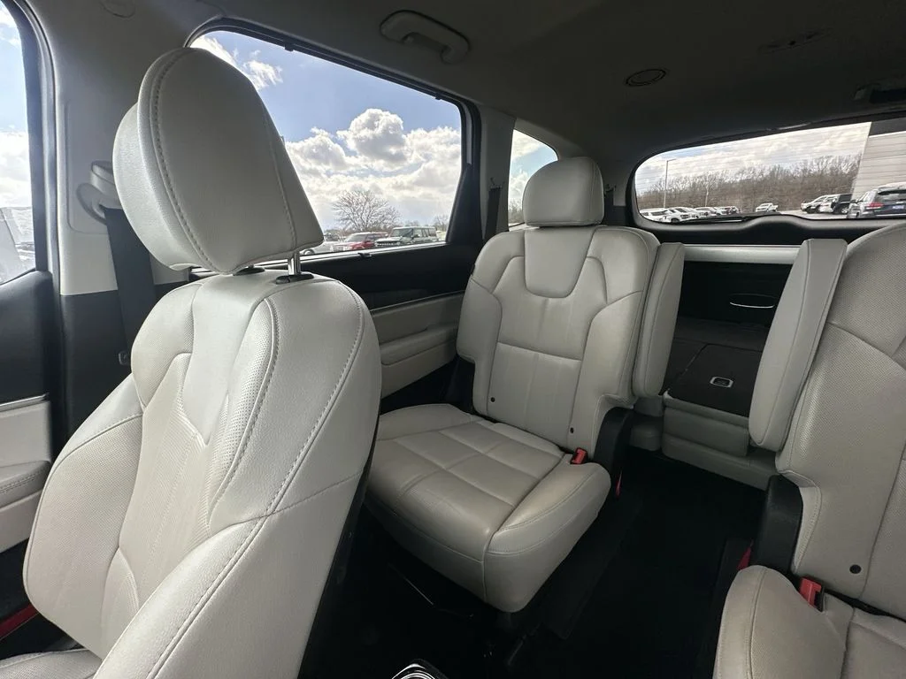 Used 2024 White Kia EX image 12
