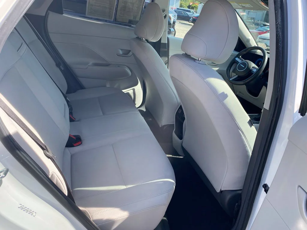 Used 2024 White Hyundai SEL image 14