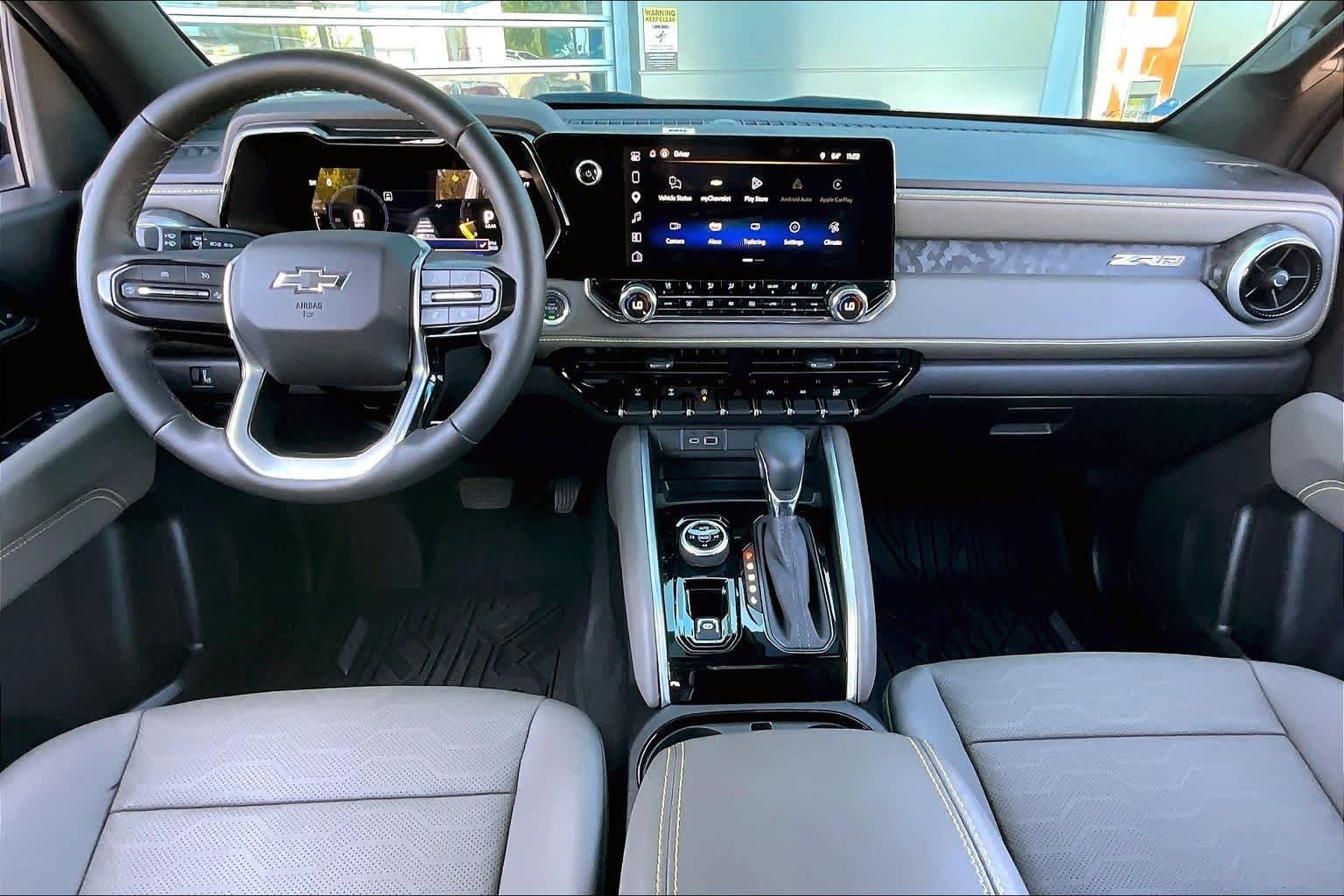 2025 Chevrolet Colorado ZR2 - Photo 16