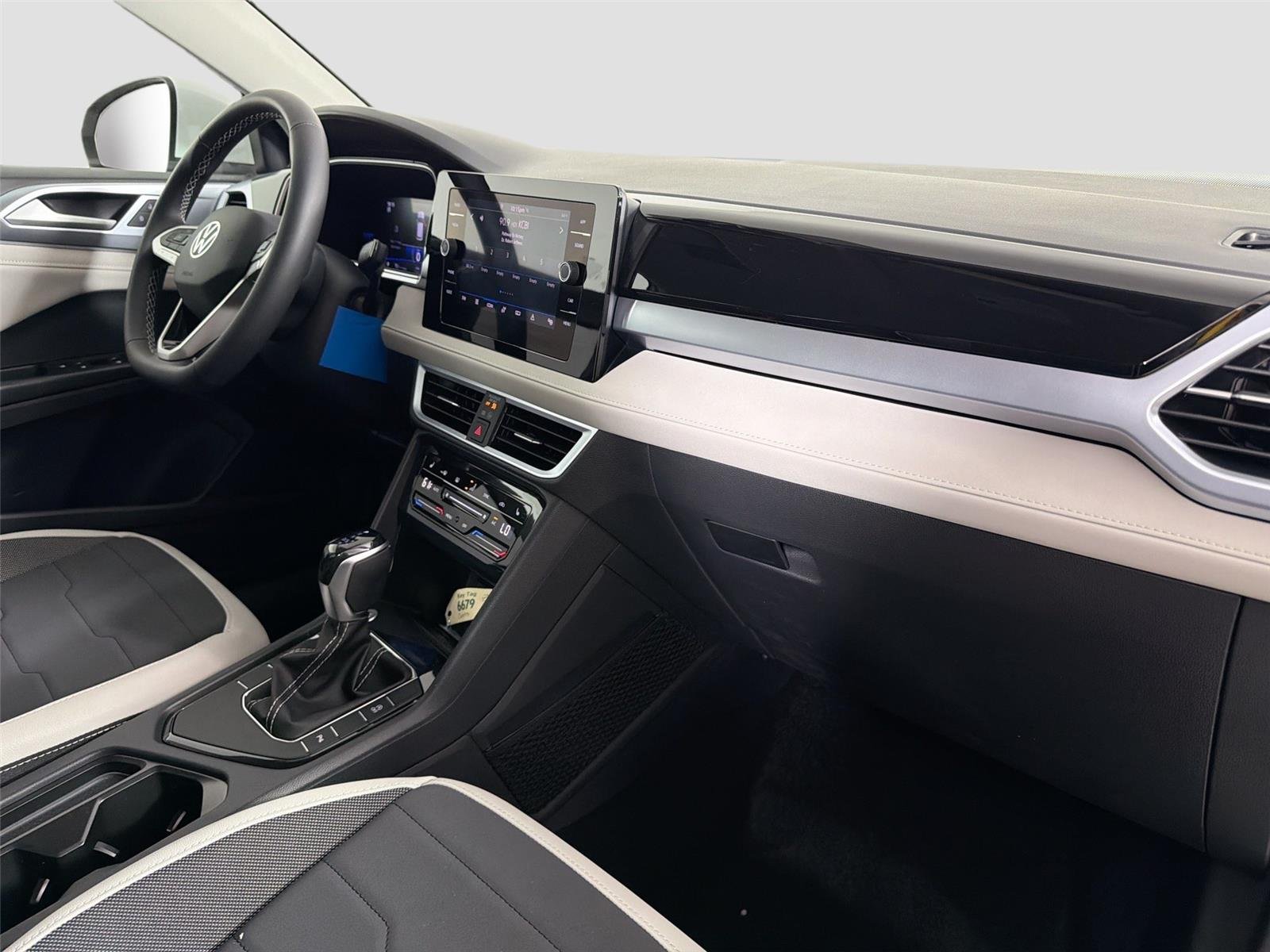 New 2026 Pure White Volkswagen SE image 26