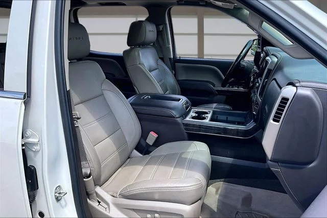 Used 2015 White GMC Denali image 7