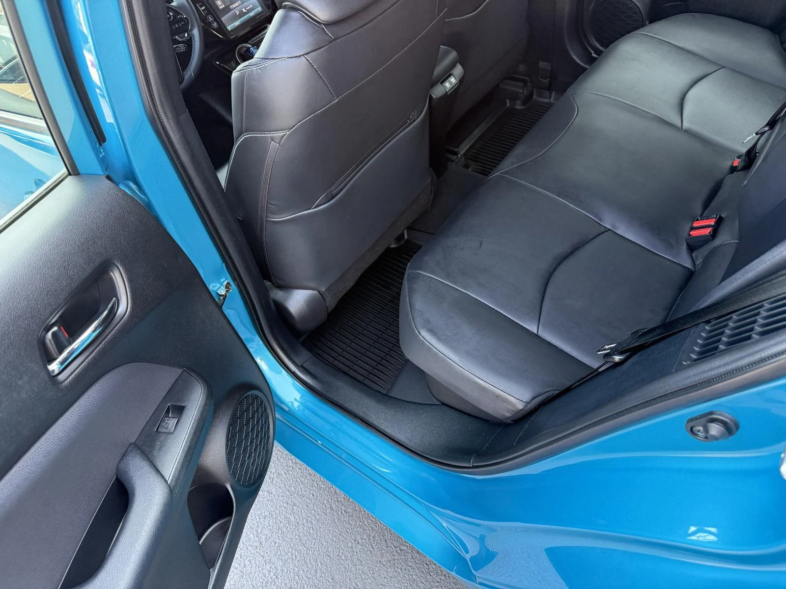 Used 2022 Blue Magnetism Toyota XLE image 14
