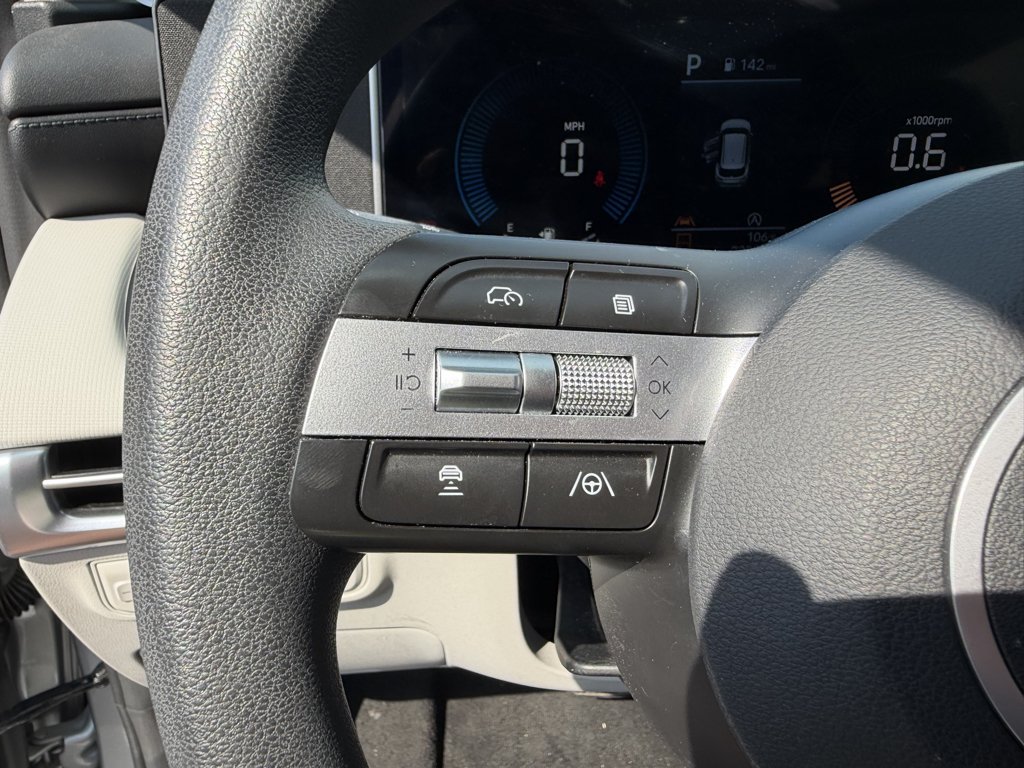 Used 2025 Silver Hyundai SEL image 29